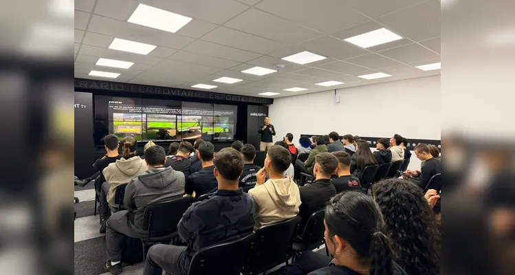 Operário realiza ação de desenvolvimento acadêmico no ambiente esportivo