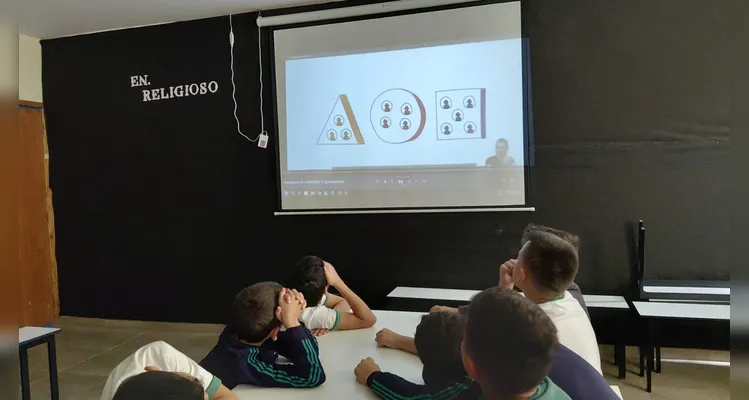 Confira a série de registros do trabalho com os alunos em vários momentos.
