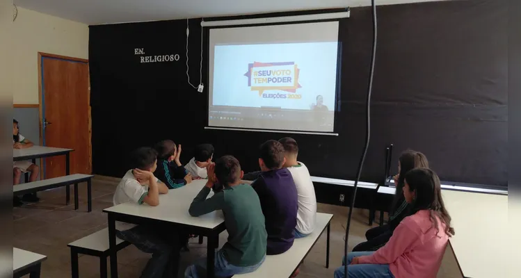 Confira a série de registros do trabalho com os alunos em vários momentos.