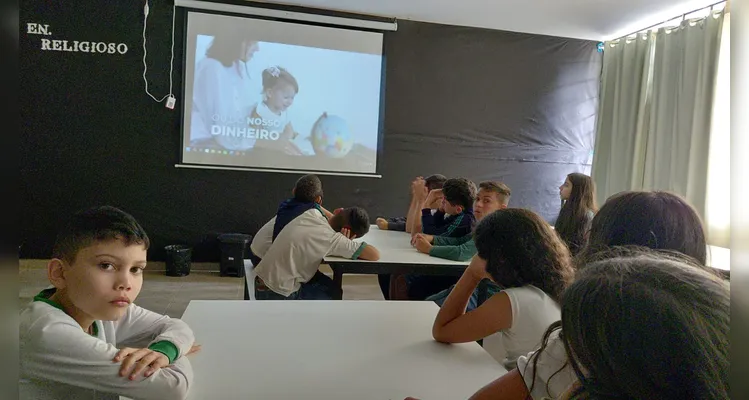 Confira a série de registros do trabalho com os alunos em vários momentos.