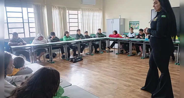 Confira os registros do trabalho em sala de aula.