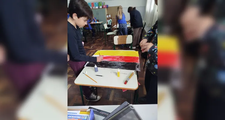 Confira a série de registros do trabalho em sala de aula.