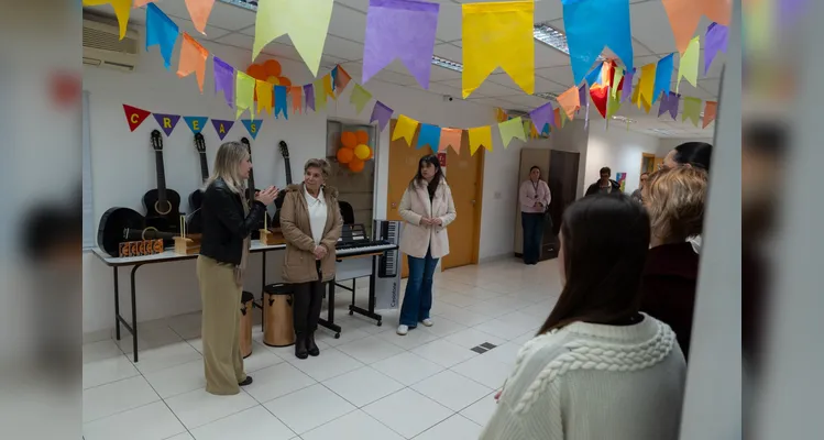 CREAS recebe instrumentos musicais para o Projeto Encontros Sonoros em PG