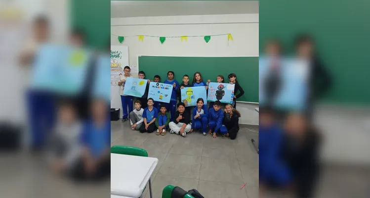 Veja a série de registros do trabalho em sala de aula.