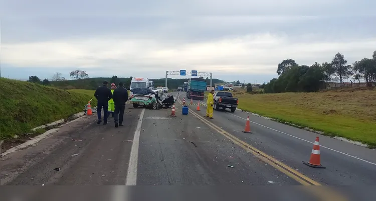 Colisão frontal na PR-151 deixa um morto e uma ferida em Jaguariaíva
