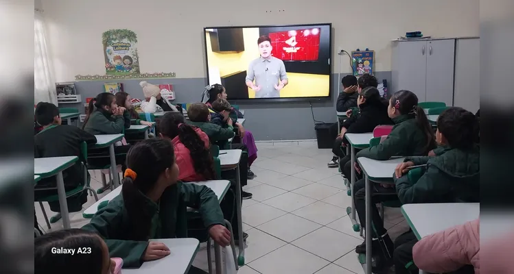 Confira a série de registros do trabalho em sala de aula.