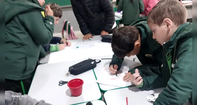 Confira a série de registros do trabalho em sala de aula.