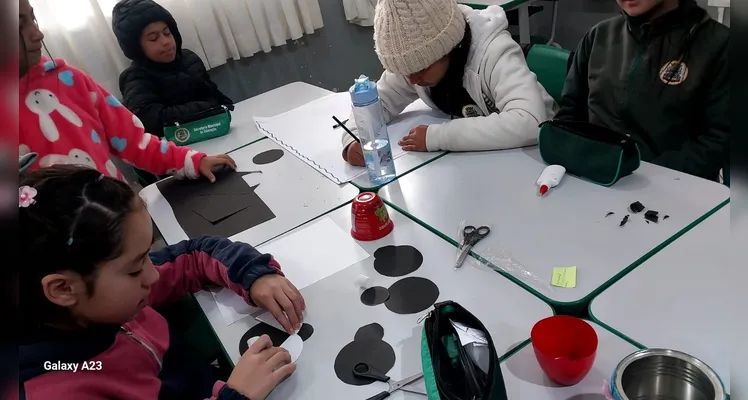 Confira a série de registros do trabalho em sala de aula.