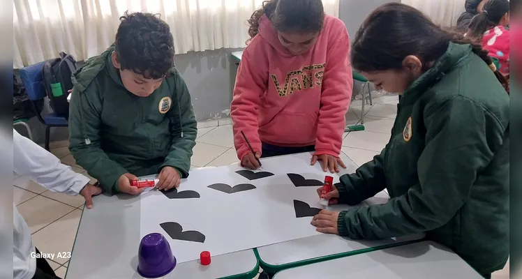 Confira a série de registros do trabalho em sala de aula.