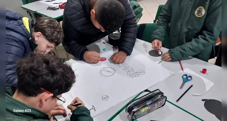 Confira a série de registros do trabalho em sala de aula.