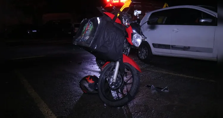 Colisão entre carro e moto deixa motociclista ferido em Uvaranas em PG