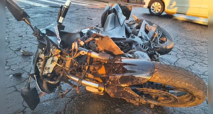 Motociclista fica ferido em colisão com carro no bairro Uvaranas em PG