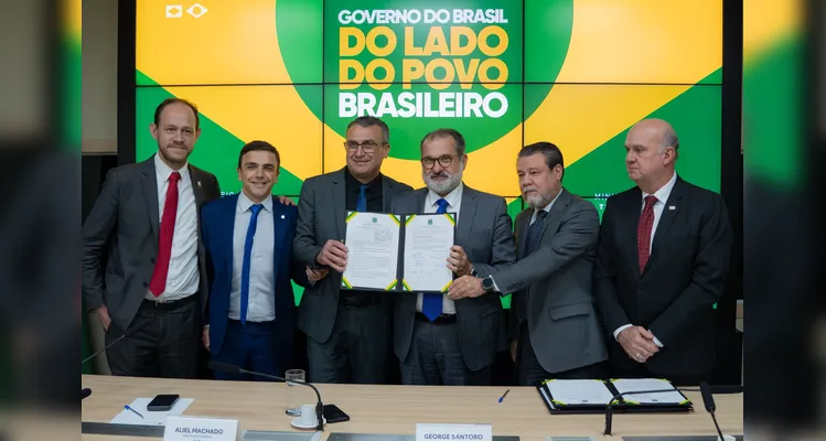 Elizabeth celebra acordo que permite transformar áreas de ferrovias desativadas