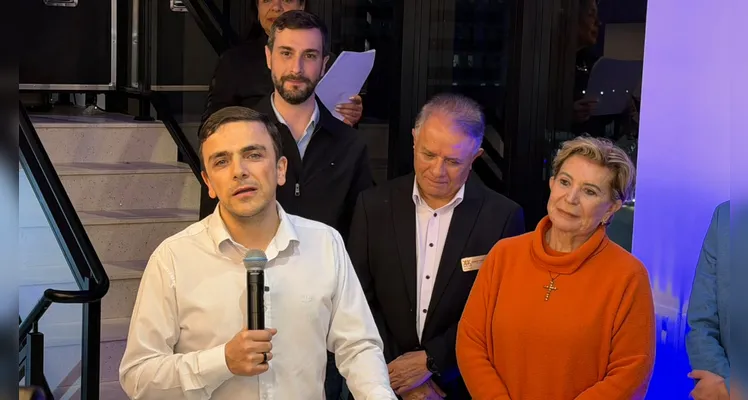 Aliel Machado e Elizabeth Schmidt estiveram no local
