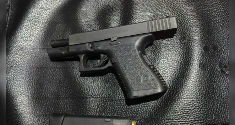 Pistola utilizada durante a ação.