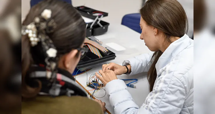 Tecnologia transforma serviços públicos e aproxima prefeitura da população em PG