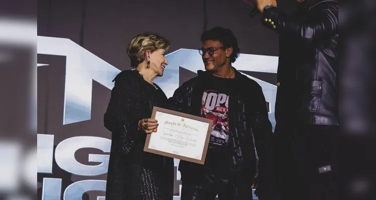 Prefeita Elizabeth Schmidt celebra FMS Fight Night em Ponta Grossa