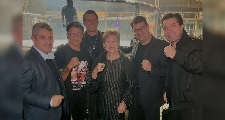 Prefeita Elizabeth Schmidt celebra FMS Fight Night em Ponta Grossa