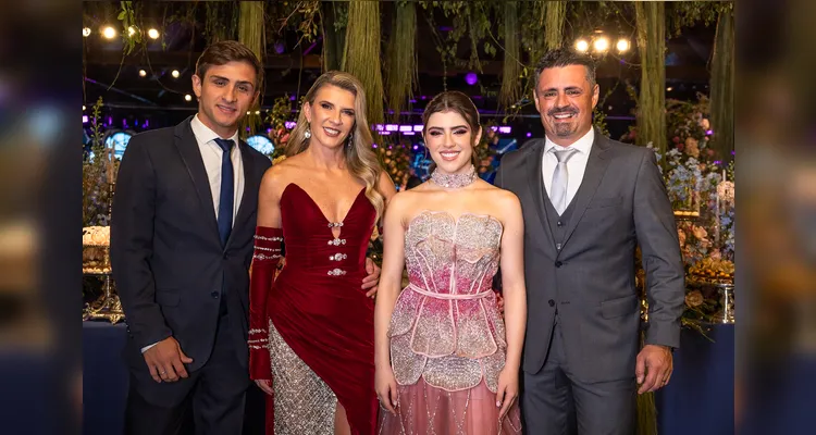 Vitor Requião, Monica Requião, Manoela Requião e Eduardo Requião