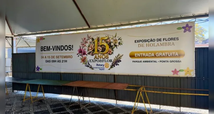 As estruturas estão montadas e as equipes trabalham agora nos últimos detalhes e acabamentos para receber o público.