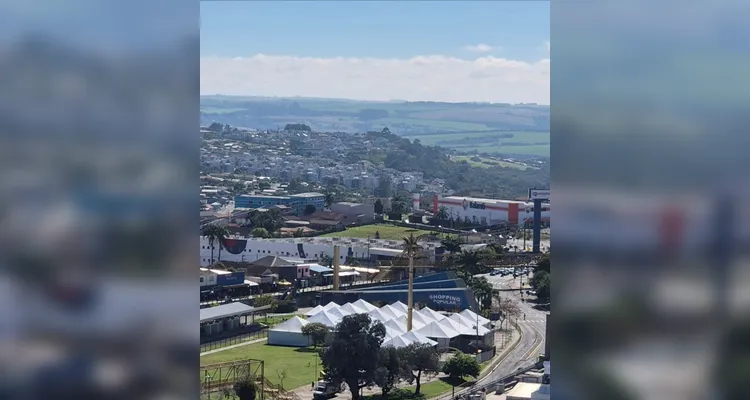 As estruturas estão montadas e as equipes trabalham agora nos últimos detalhes e acabamentos para receber o público.