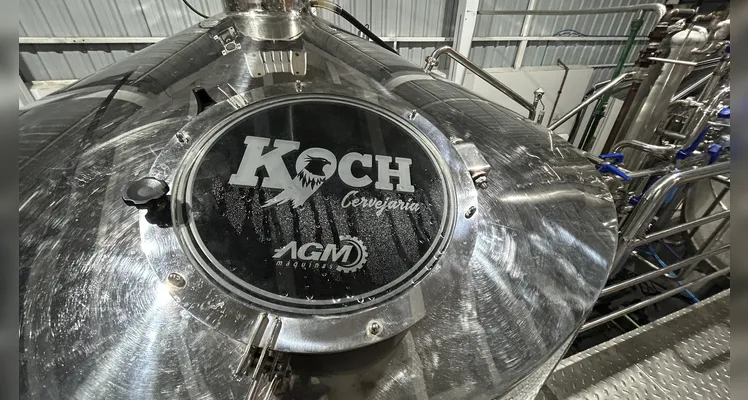 Koch Cervejaria inaugura novo espaço com música e sanduíche de costela em PG