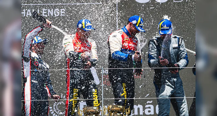 Piloto ponta-grossense estreia com vitória na Porsche Cup Brasil