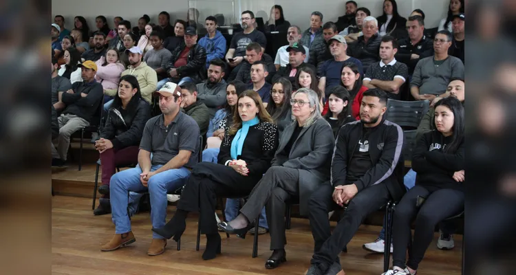 Secretaria de Educação capacita motoristas do transporte escolar em Castro