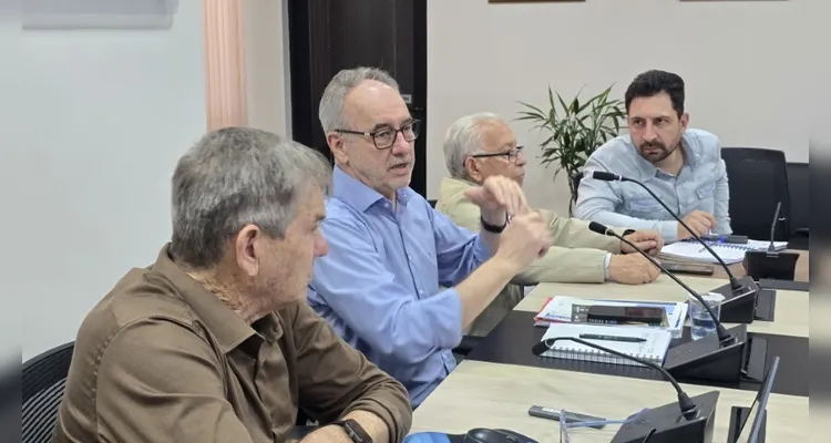 Sindileite/PR debate futuro do mercado de leite no Paraná