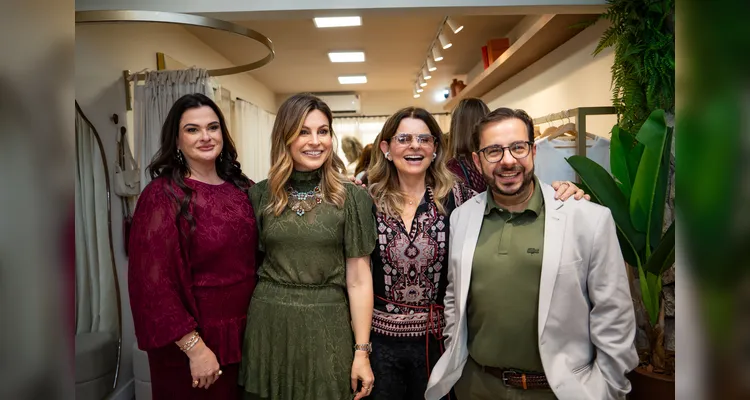 Tetê Menicucci, Cecília Prado, Yara Prado e Cristiano Pinto