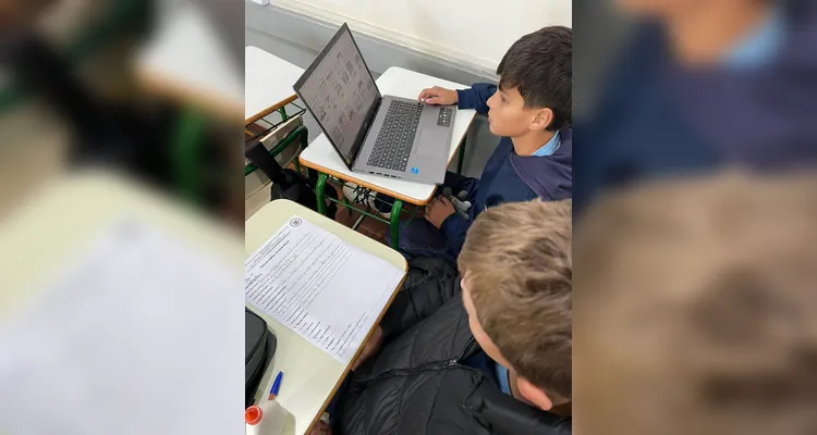 Os estudantes também realizaram pesquisas com o Jornal da Manhã digital e elaboraram sua própria versão de um periódico.