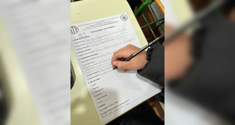 Os estudantes também realizaram pesquisas com o Jornal da Manhã digital e elaboraram sua própria versão de um periódico.