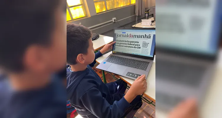 Os estudantes também realizaram pesquisas com o Jornal da Manhã digital e elaboraram sua própria versão de um periódico.