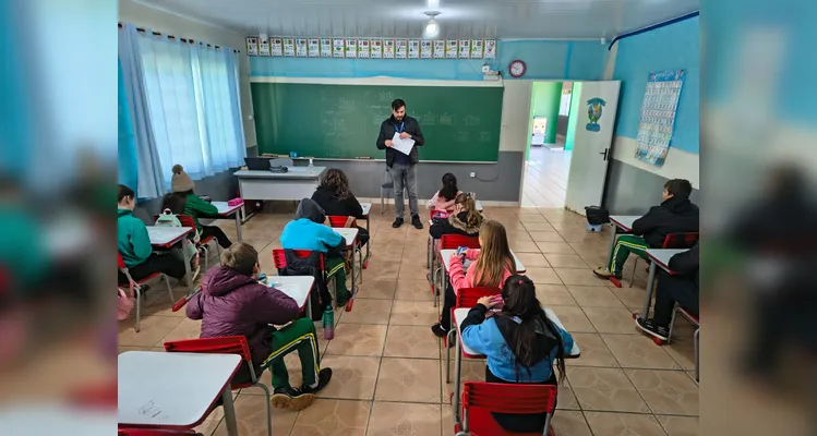 Por meio de conversas, dinâmicas e entrevistas, os estudantes puderam ampliar seus conhecimentos.
