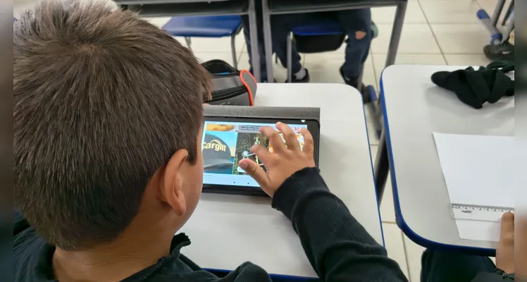 Os alunos realizaram inúmeras ações práticas após assistirem a videoaula, como rodas de conversa, "investigações", pesquisas, a produção de desenhos e a participação em um debate.
