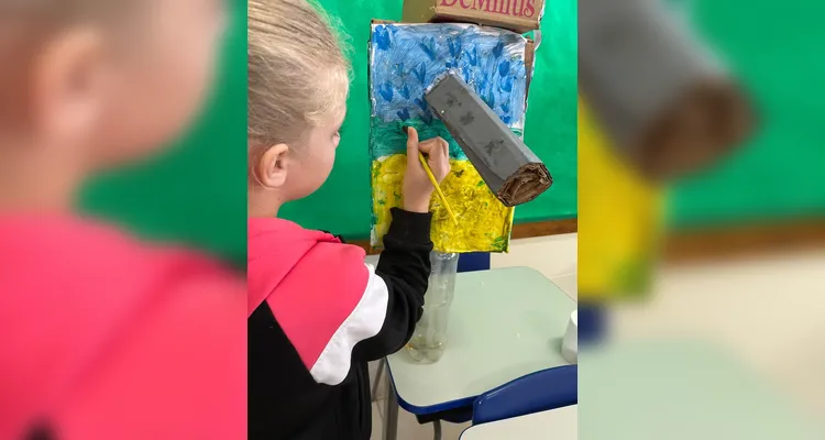 Os alunos realizaram pesquisas, estudos com algoritmos e confeccionaram seus próprios robôs utilizando materiais recicláveis.