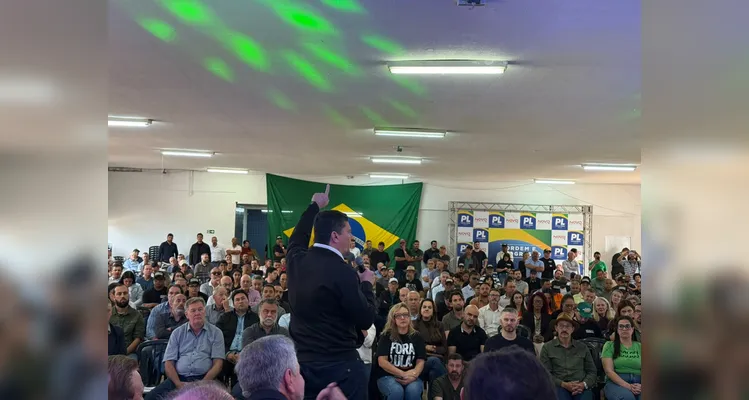 Evento reuniu centenas de apoiadores em um dos maiores eventos políticos da região.