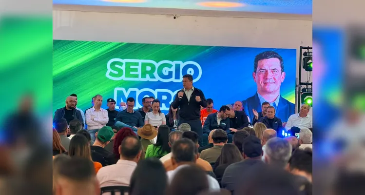 Evento reuniu centenas de apoiadores em um dos maiores eventos políticos da região.