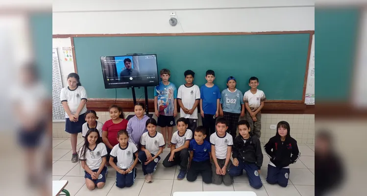 Confira a série de registros do diversificado trabalho dos educandos.