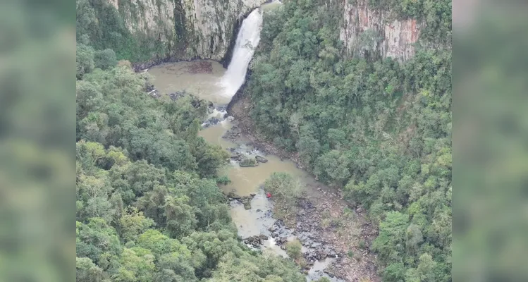 Fotógrafa desaparecida é encontrada sem vida após buscas em cachoeira
