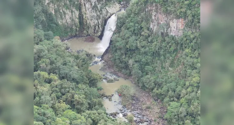 Fotógrafa desaparecida é encontrada sem vida após buscas em cachoeira