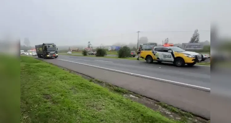 Motociclista morre em acidente com caminhão na PR-151 em Carambeí