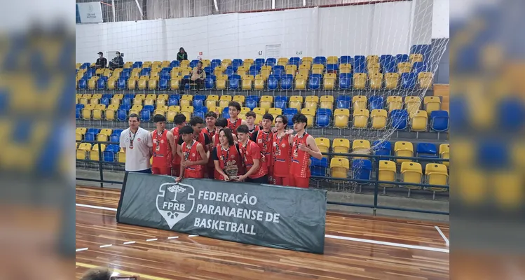 Equipe sub-15 de basquete de Ponta Grossa busca apoio para disputar Brasileiro