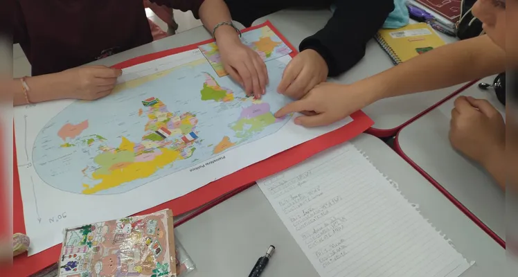 Confira a série de registros do amplo trabalho em sala de aula.
