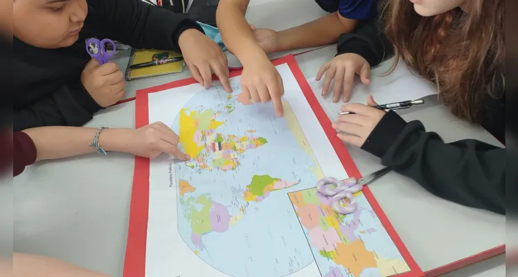 Confira a série de registros do amplo trabalho em sala de aula.