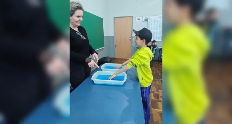 Através da dinâmica prática, os alunos puderam compreender o tema dos estudos com maior facilidade.