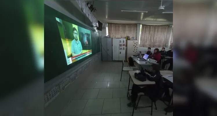 Confira a série de registros do trabalho dentro e fora da sala de aula.
