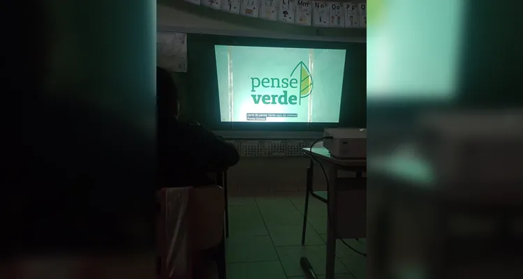 Confira a série de registros do trabalho dentro e fora da sala de aula.