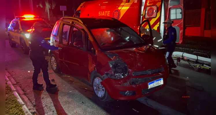 Motorista passa mal ao volante, perde o controle e colide contra carro em PG