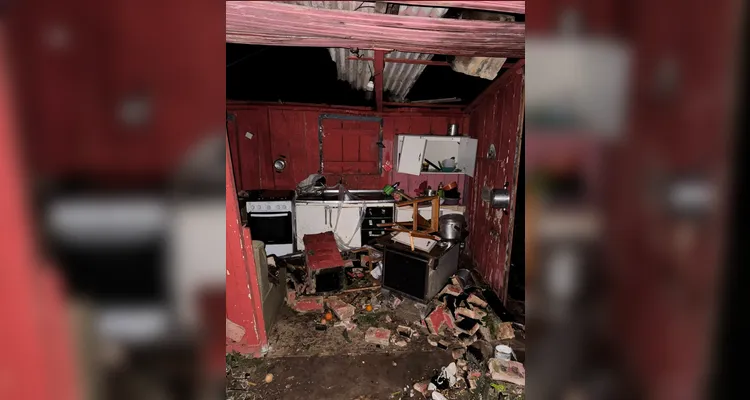Prefeitura mobiliza secretarias e Defesa Civil após tornado atingir Piraí do Sul